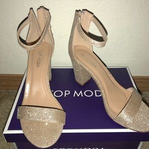 ✨Gold-glitter high heels